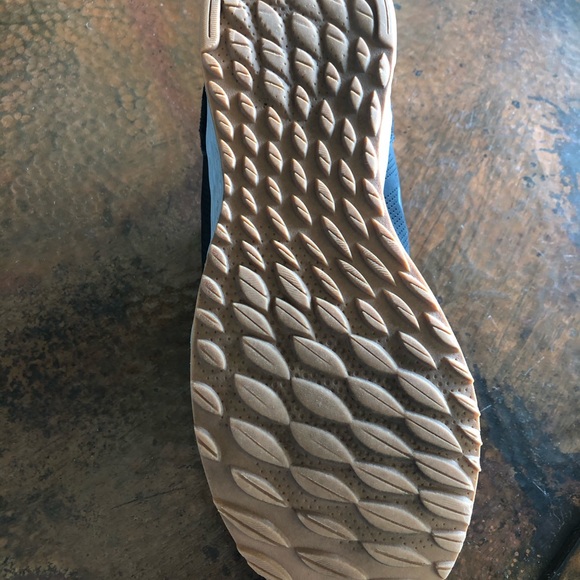 New balance shoes - Picture 5 of 6